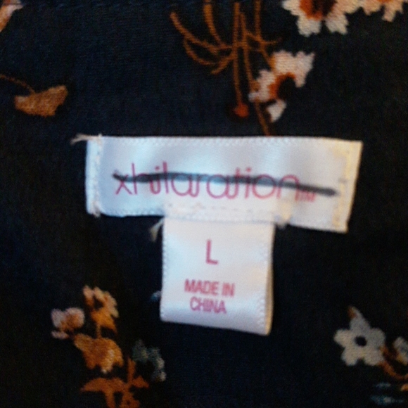 NWOT Women's Off Shoulder Strap Crop Top Blouse - Picture 4 of 4